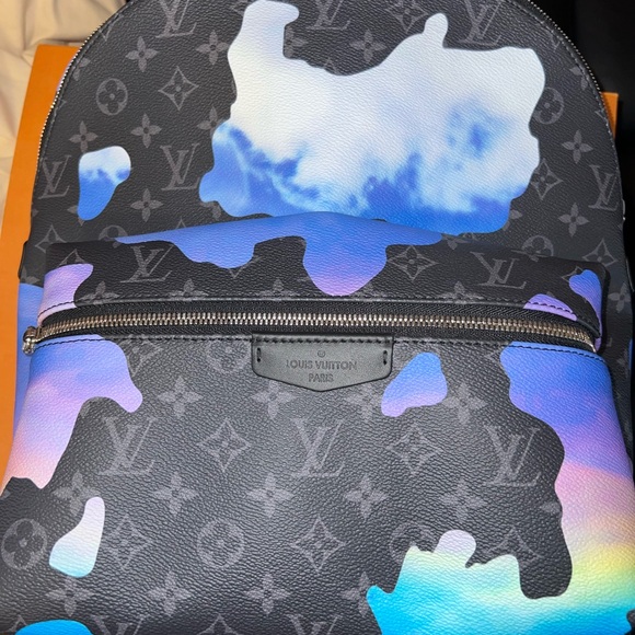 Louis Vuitton Discovery Backpack In Sunrise Monogram Eclipse - Picture 2 of 8